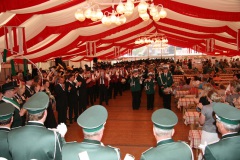 C066_2009_Einzug_Festzelt